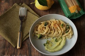 crema di broccoli e mollica all'acciuga per un piatto di spaghetti strepitoso
