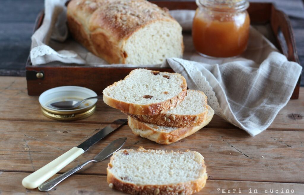 pane-al-miele-con-uvetta