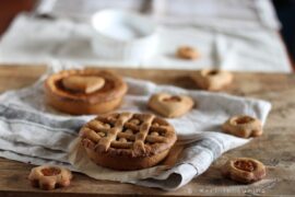 crostatine integrali alla confettura di nespole