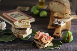 bruschette senza tempo prosciutto e fichi