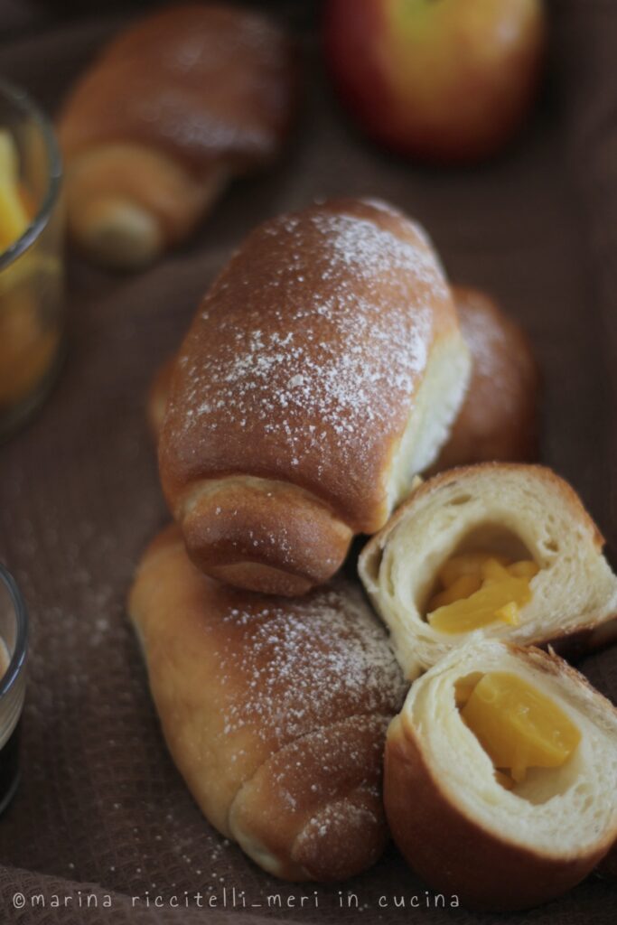 mini brioche alle pesche