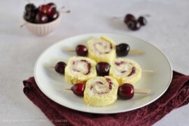 spiedini di pasta biscotto con ricotta e visciole