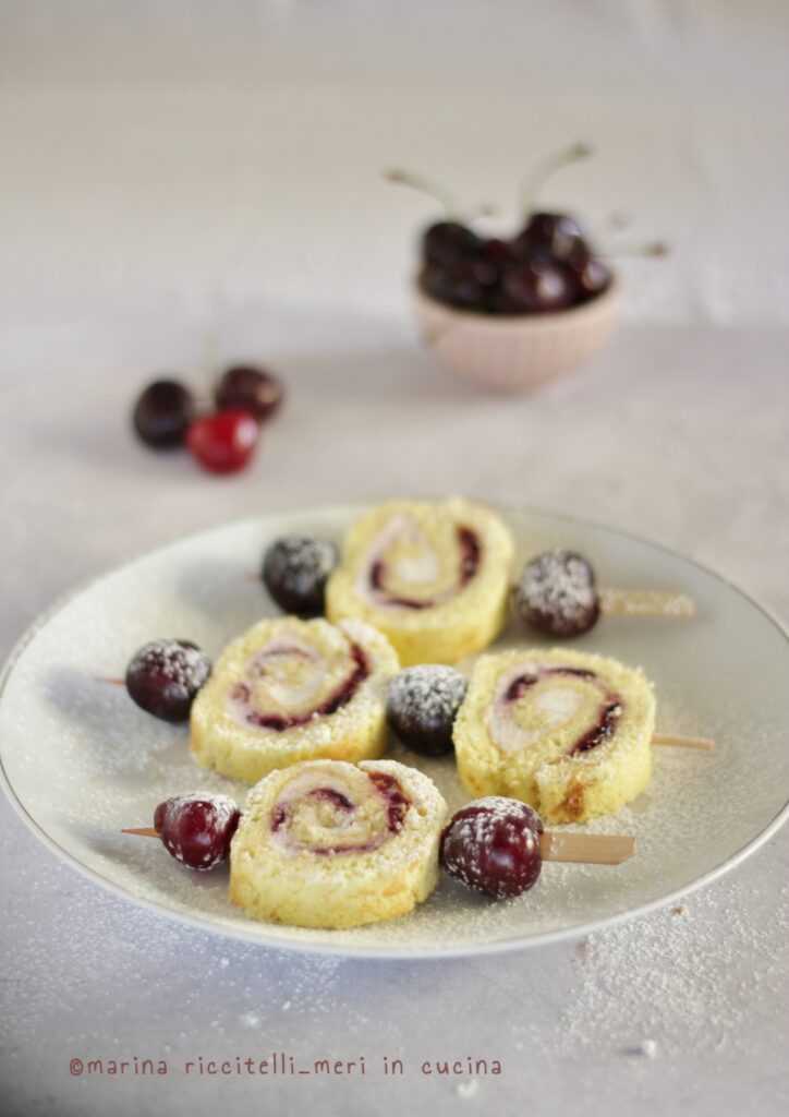 spiedini di pasta biscotto con ricotta e visciole