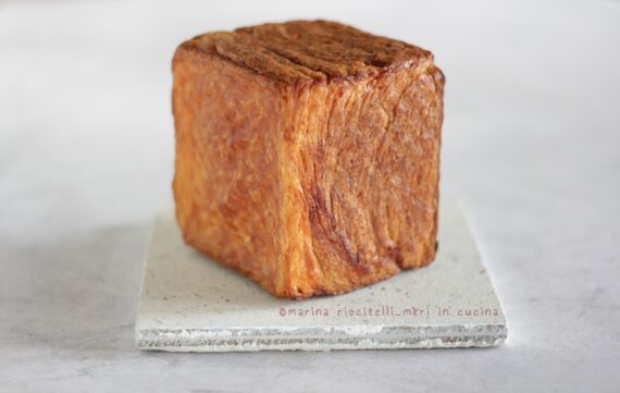 cube croissant