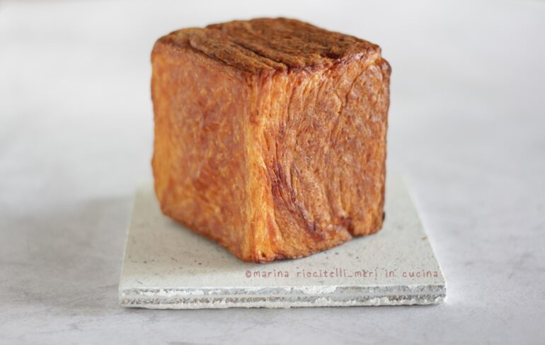 cube croissant