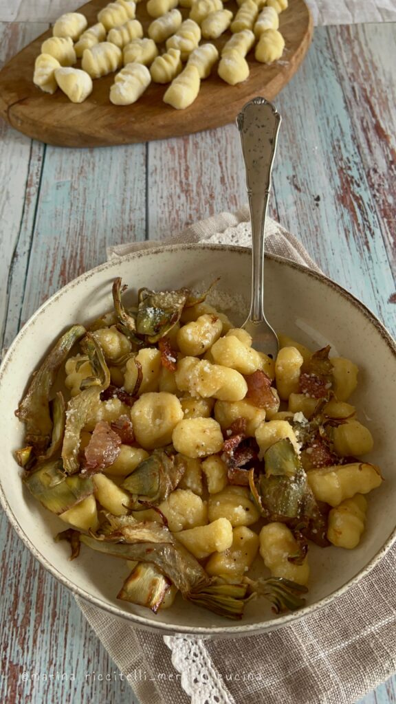 gnocchi senza glutine alla gricia con carciofi